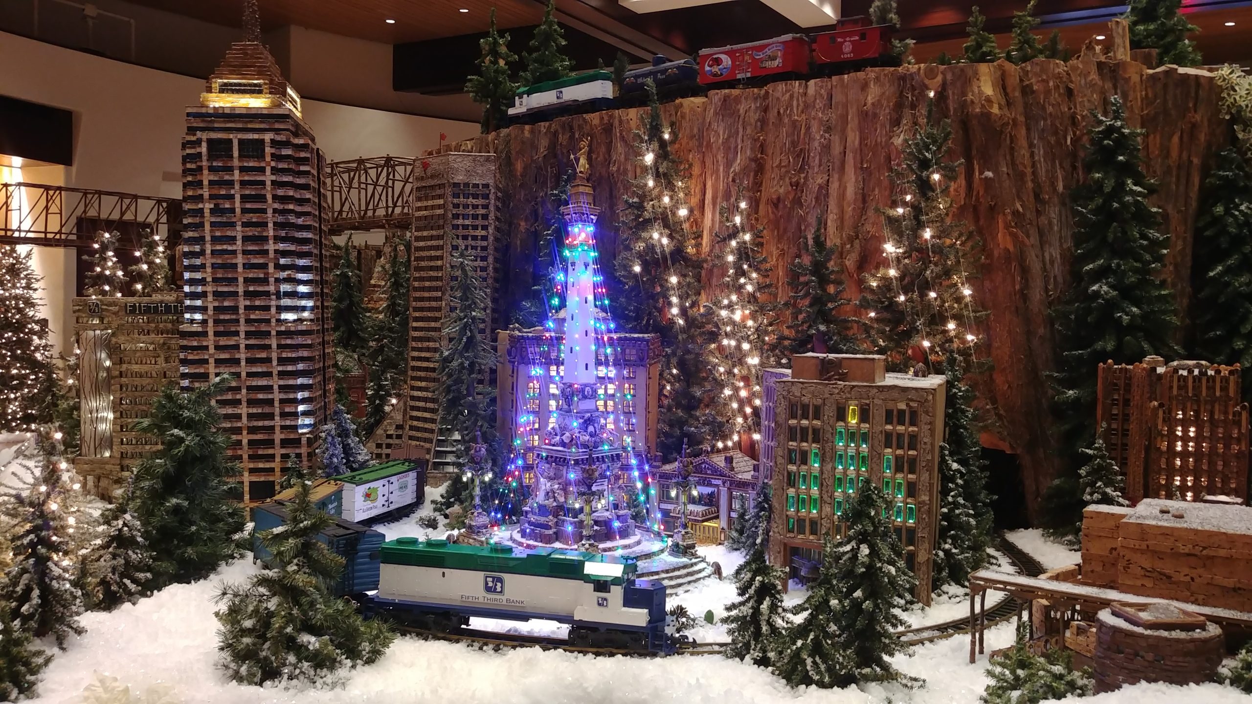 Eiteljorg Museum_Jingle Rails_Monument Circle Scene.jpg