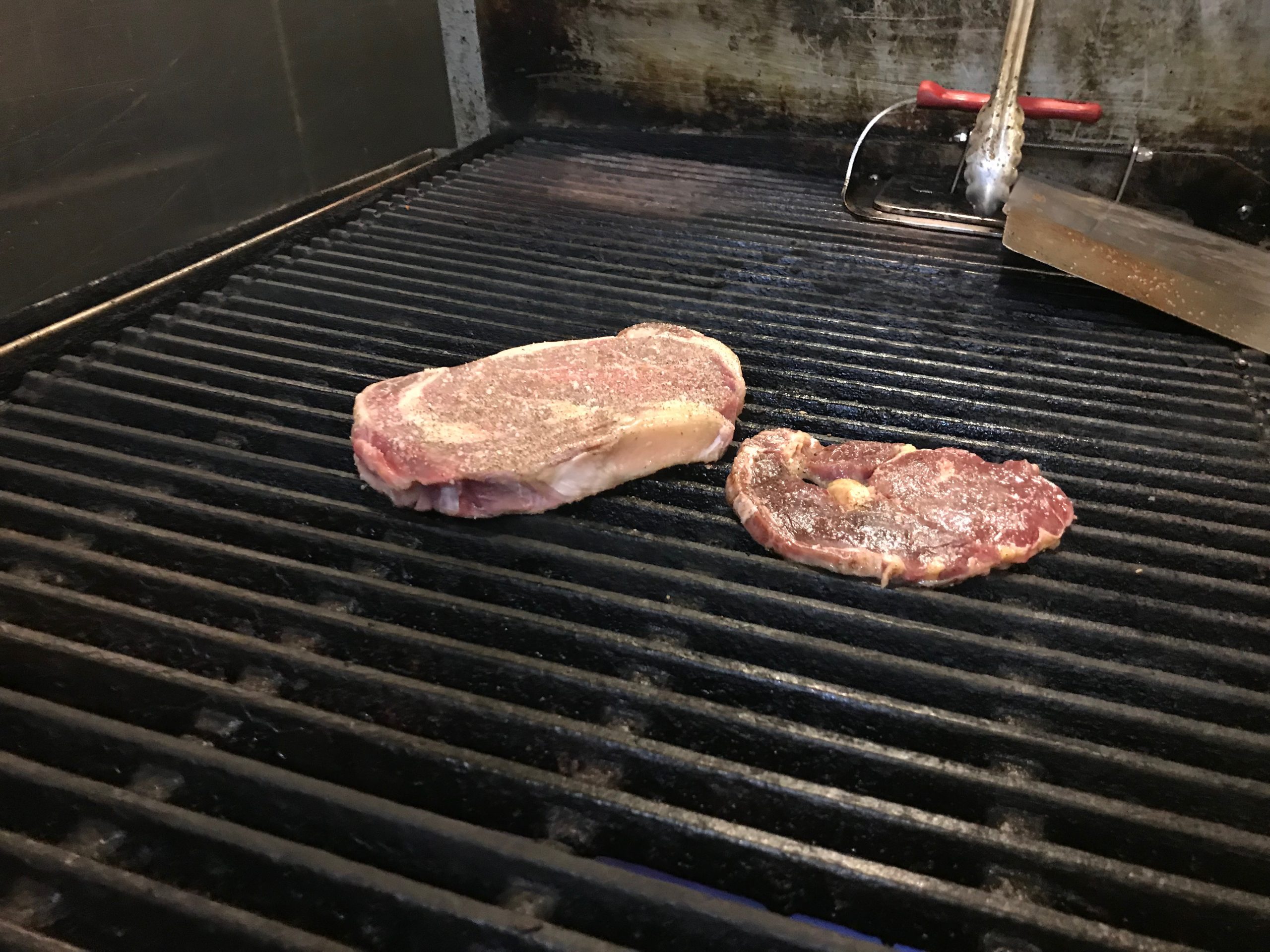 Kroger ribeye vs $2 ribeye.JPG
