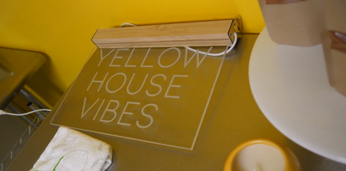 yellowhousevibes.PNG