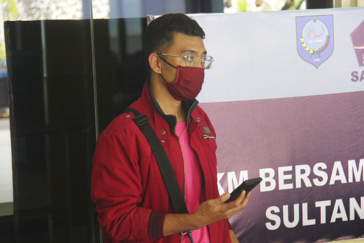 Virus Outbreak Indonesia Fake Identity