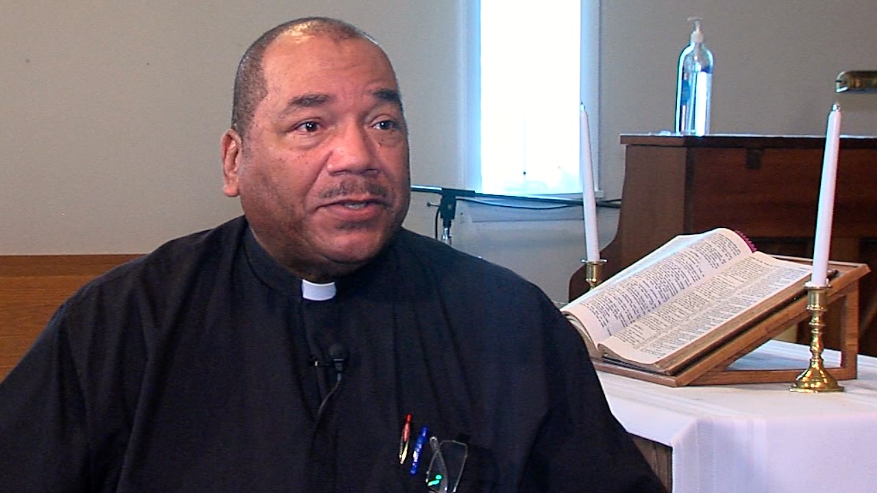 pastor pic 2.jpg