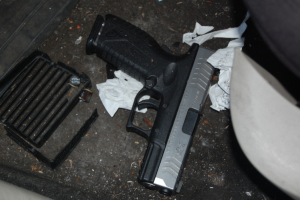 dollar general robbery handgun 2.png