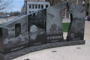 Indiana Gold Star Family Memorial Monument.png