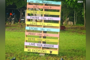 How this woman is sharing messages of love for all to see