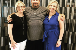 Wendy Noe with her sister and brother.