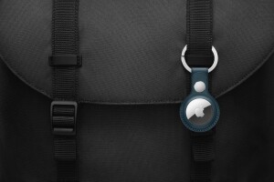 Apple_airtag-accessories-bag-042021.jpg