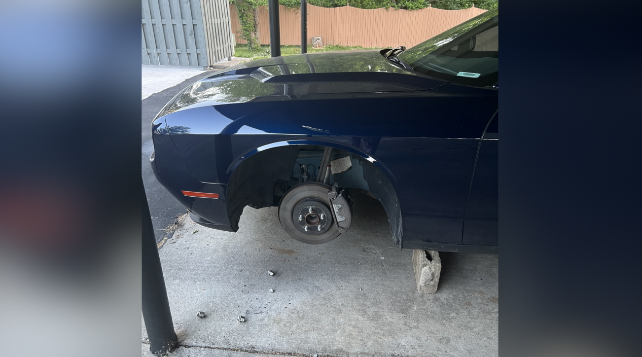 HARBOUR POINTE CAR TIRE .png