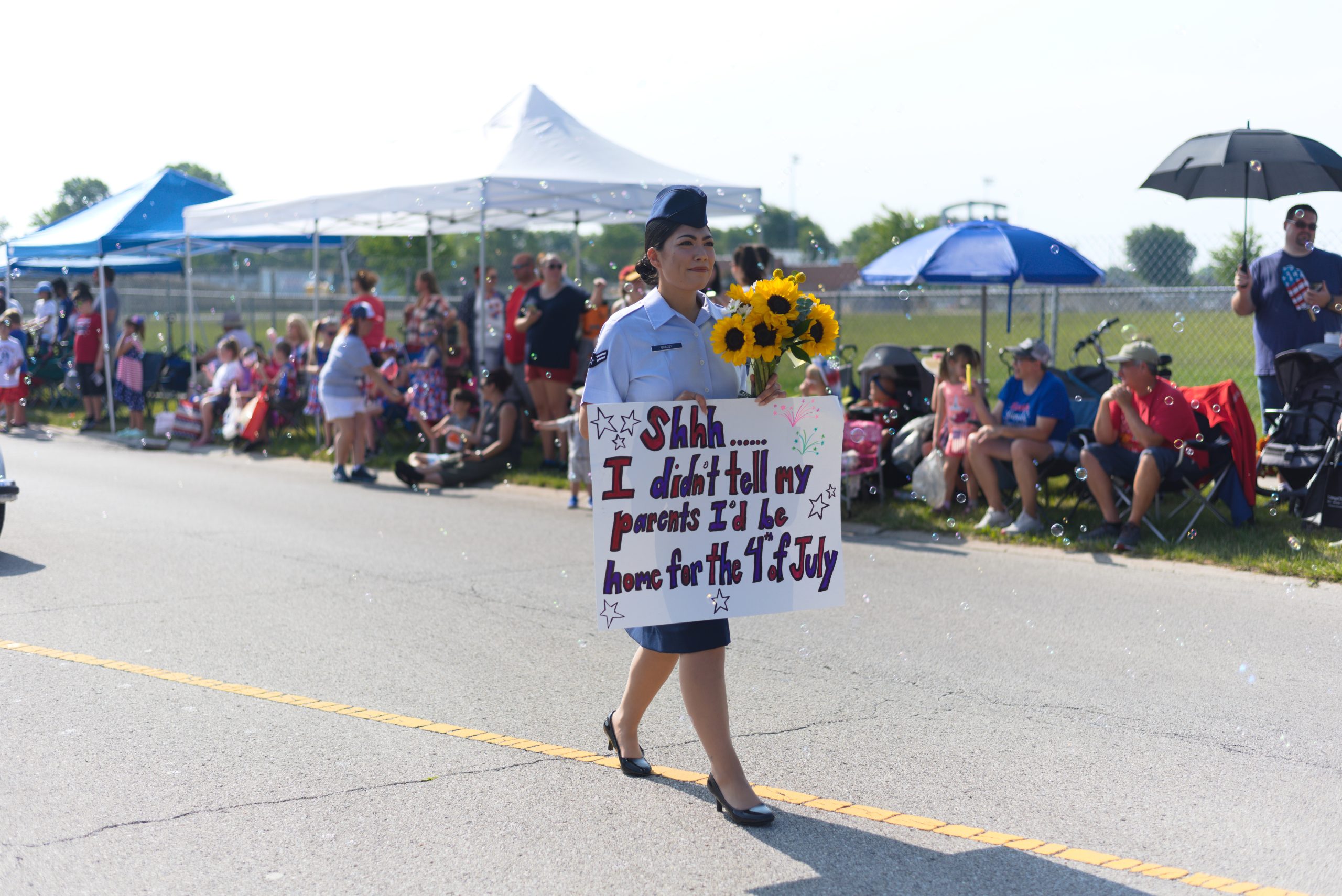 Airman Alexzandria Gracey surprises parents during Brownsburg Parade