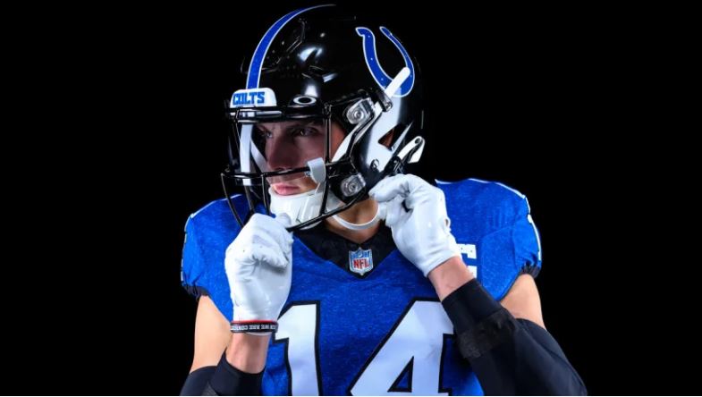 Colts uni 1.JPG