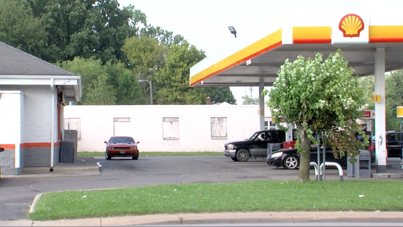 Gas station on 34th & emerson.jpg