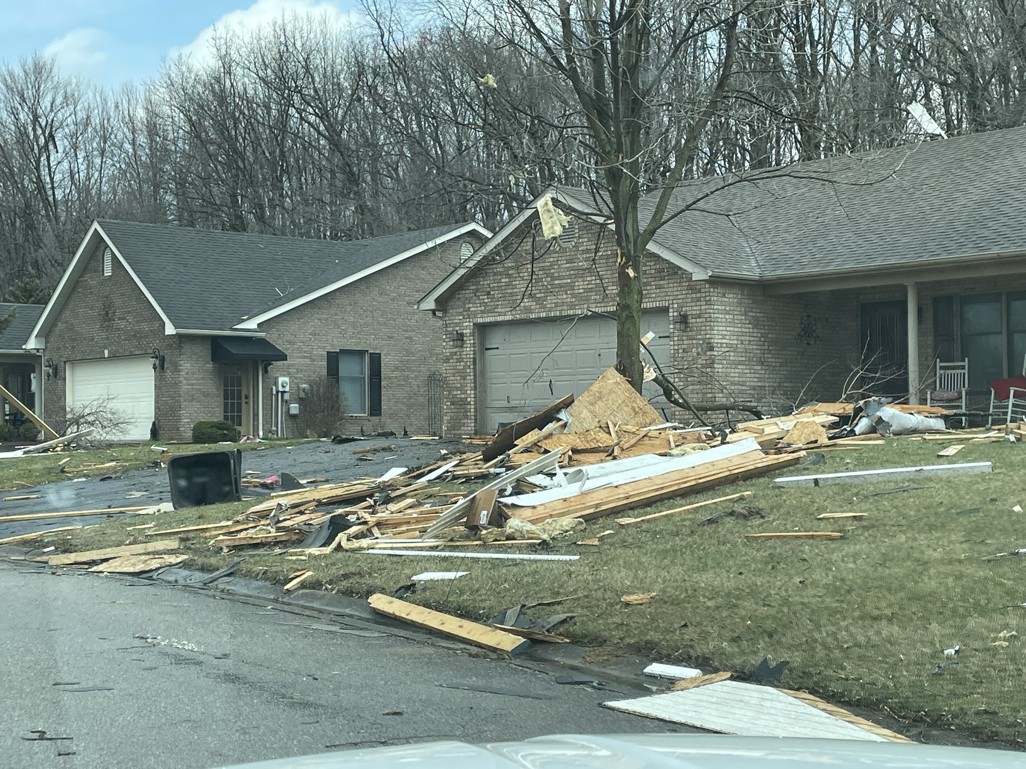 tornado damage3.jpg
