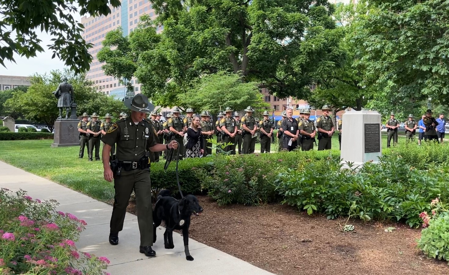 k9grad2.jpg