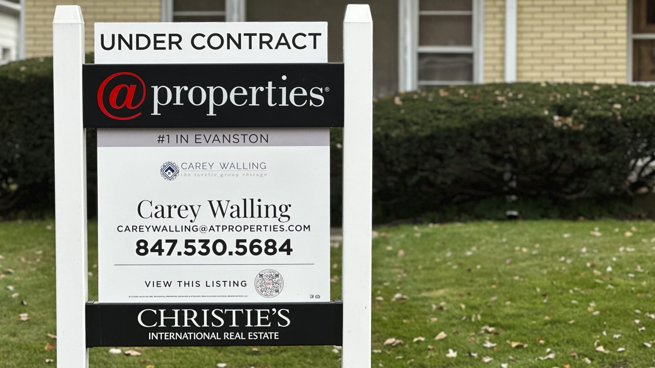 A "under contract" sign