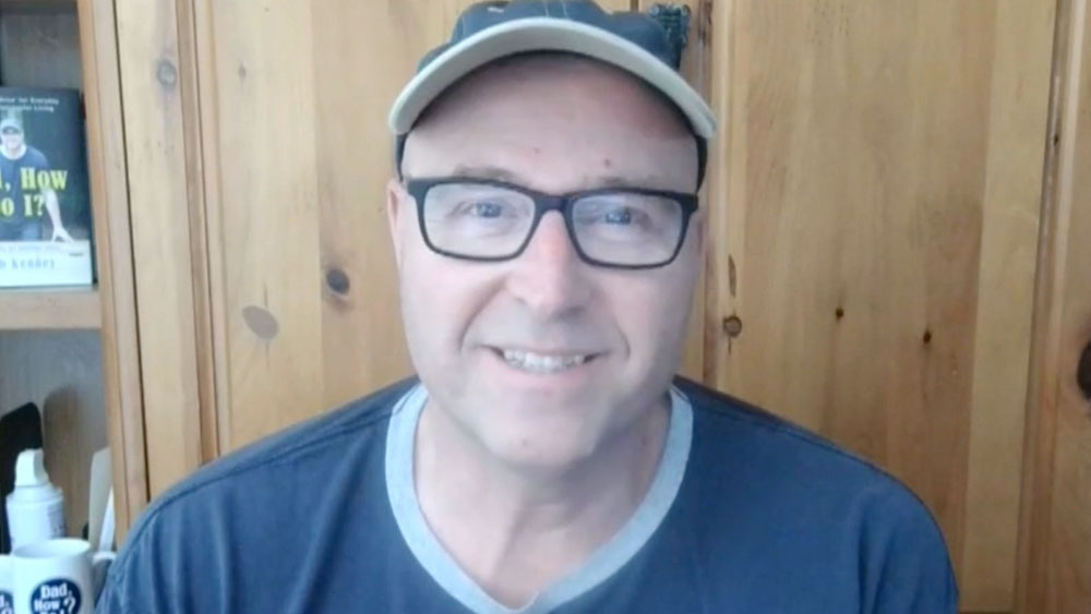 Rob Kenney talks with Scripps News about being a "virtual dad."