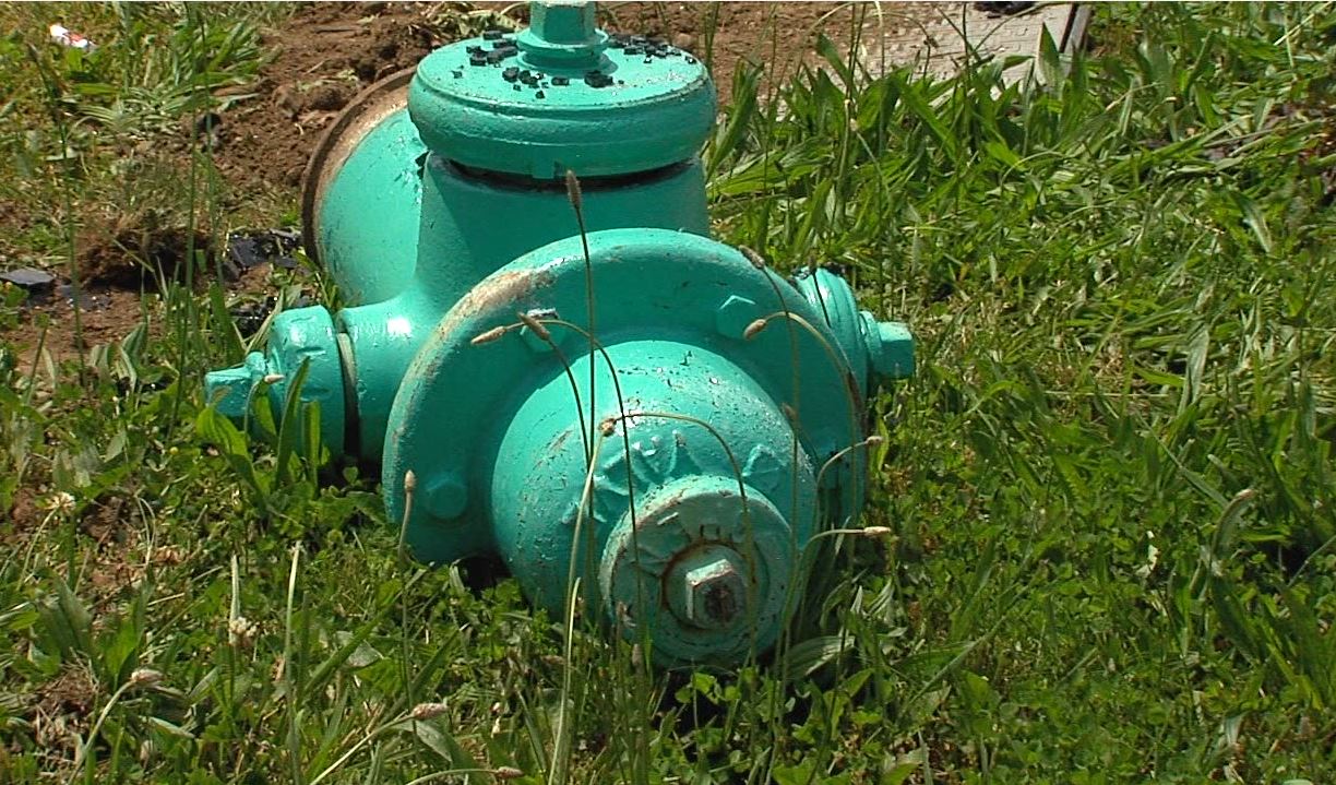 BrokenHydrant2.JPG