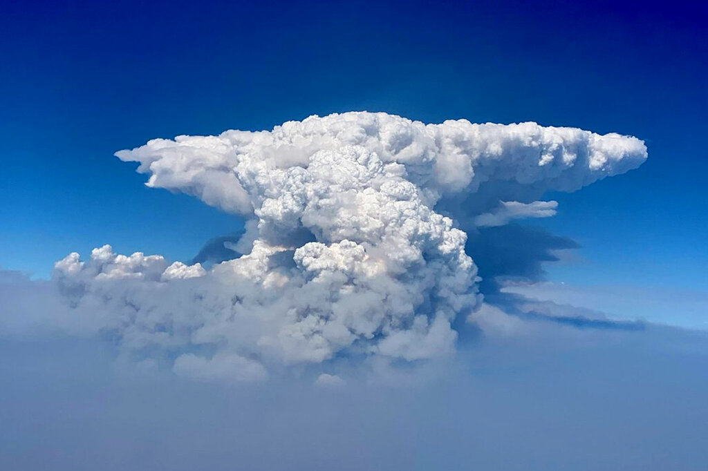 A pyrocumulus cloud in the sky