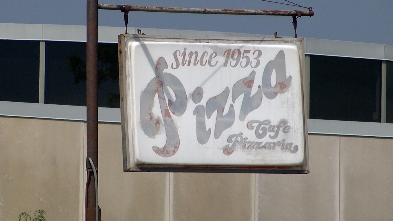 cafe pizzaria 4.jpg