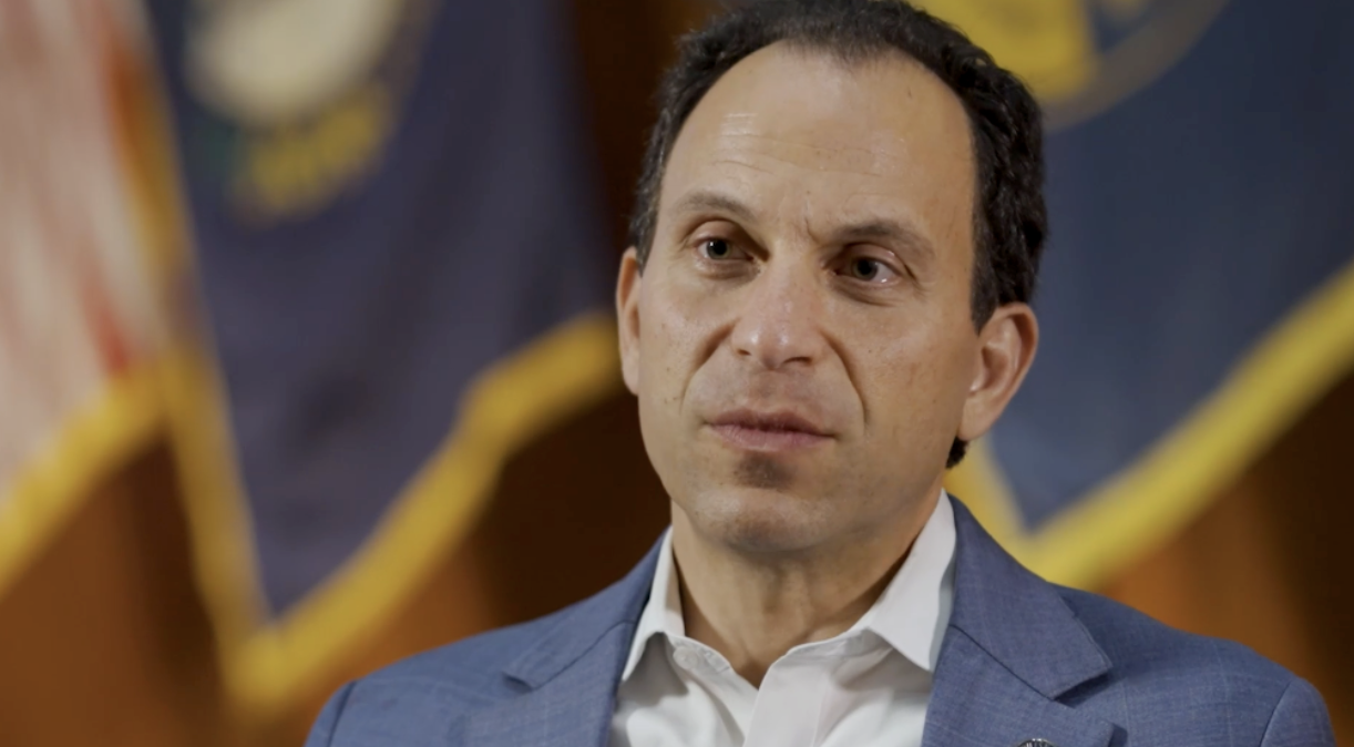 Mayor Craig Greenberg speaks with Scripps News in Louisville