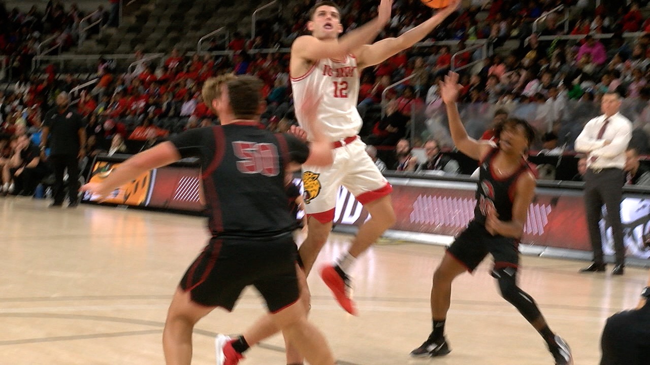 iu indy tipoff 4.jpg