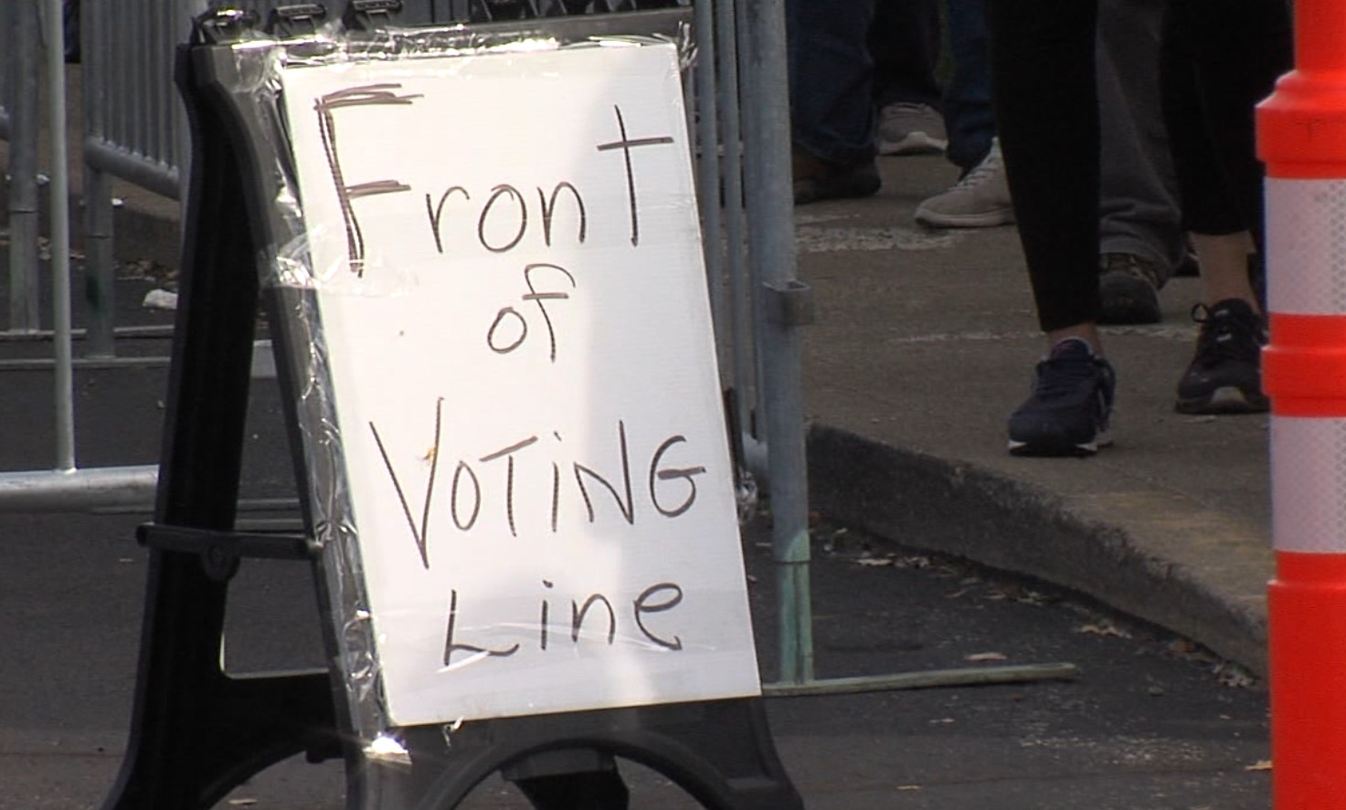 voting line.jpg