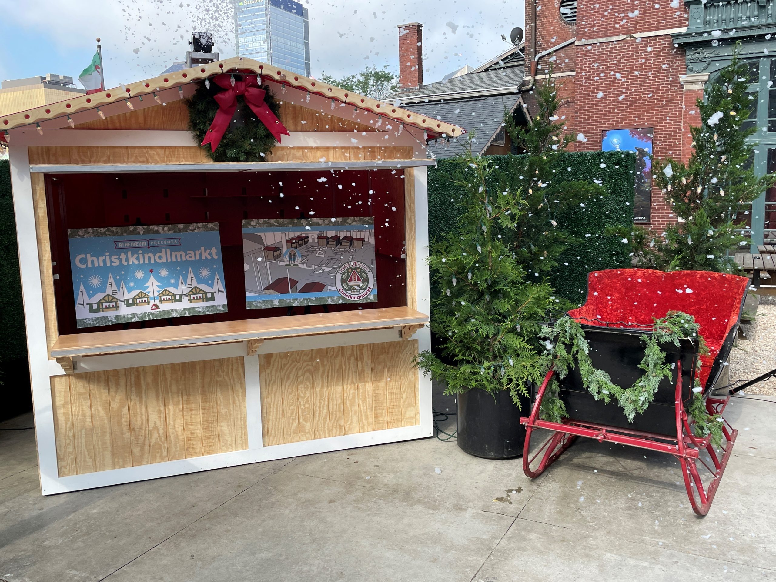 Athenaeum Christkindlmarkt.jpg