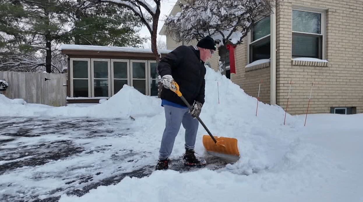 shoveling snow4.jpg