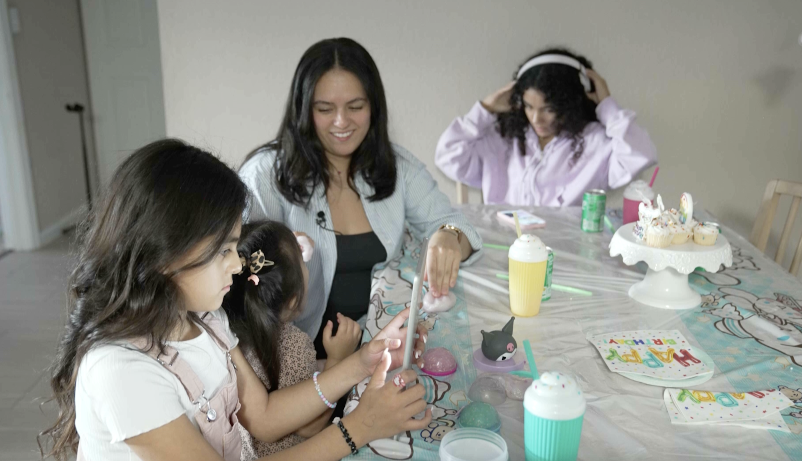 Quebec Vasquez and her daughters