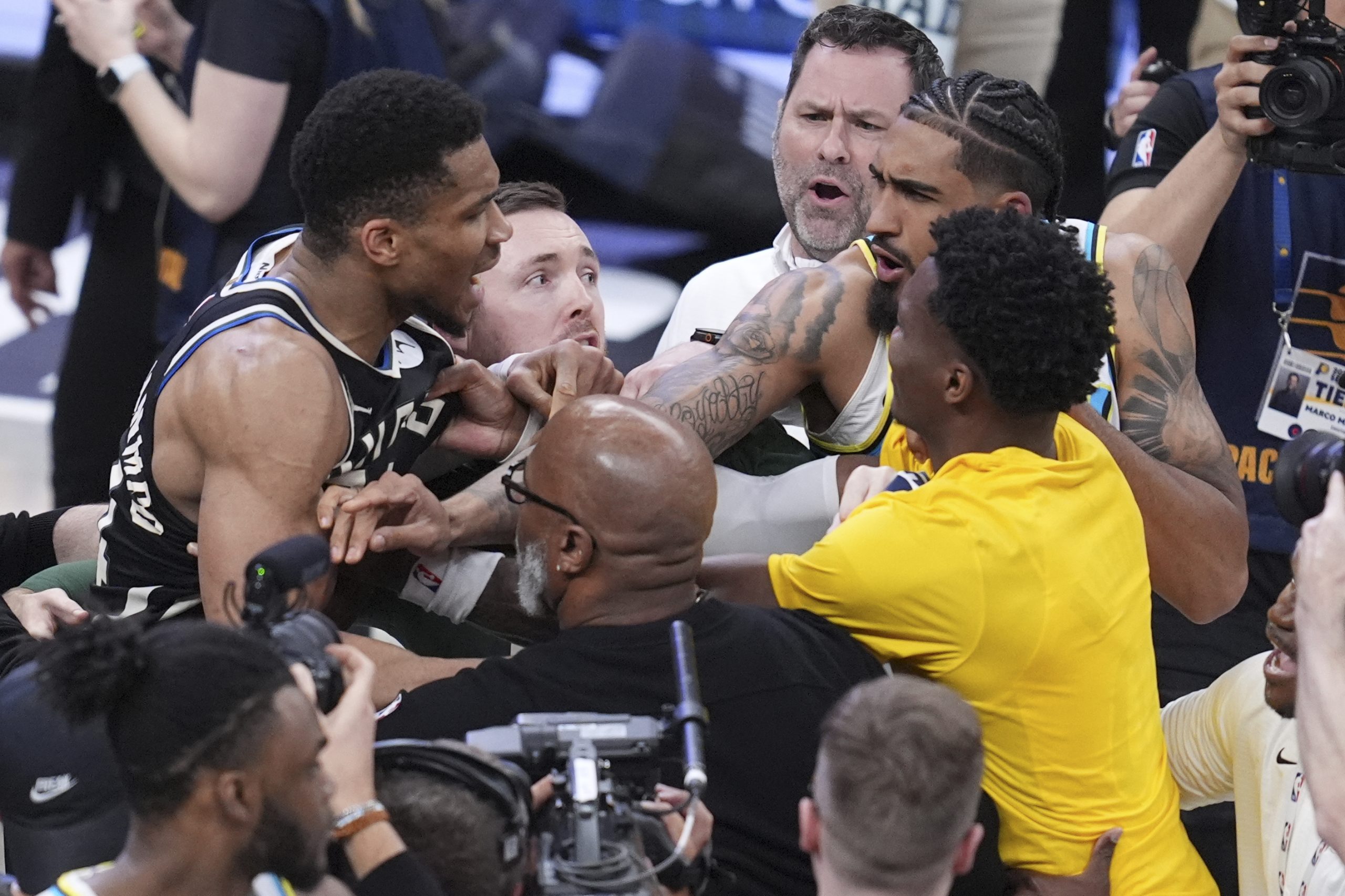 Bucks Pacers Basketball