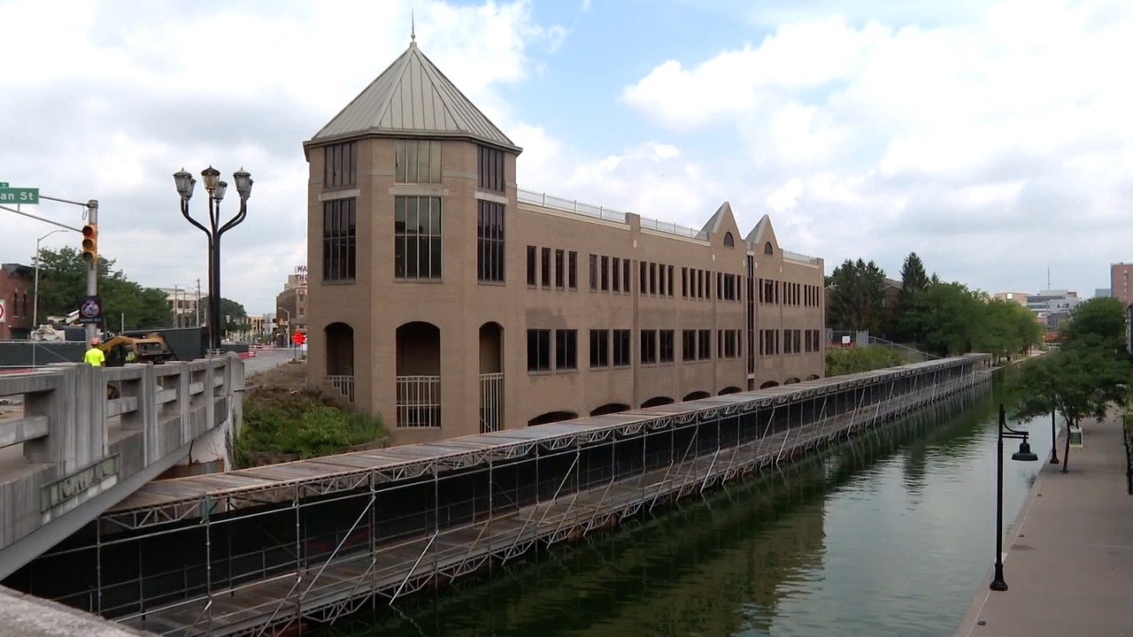 downtown canal construction 1.jpg