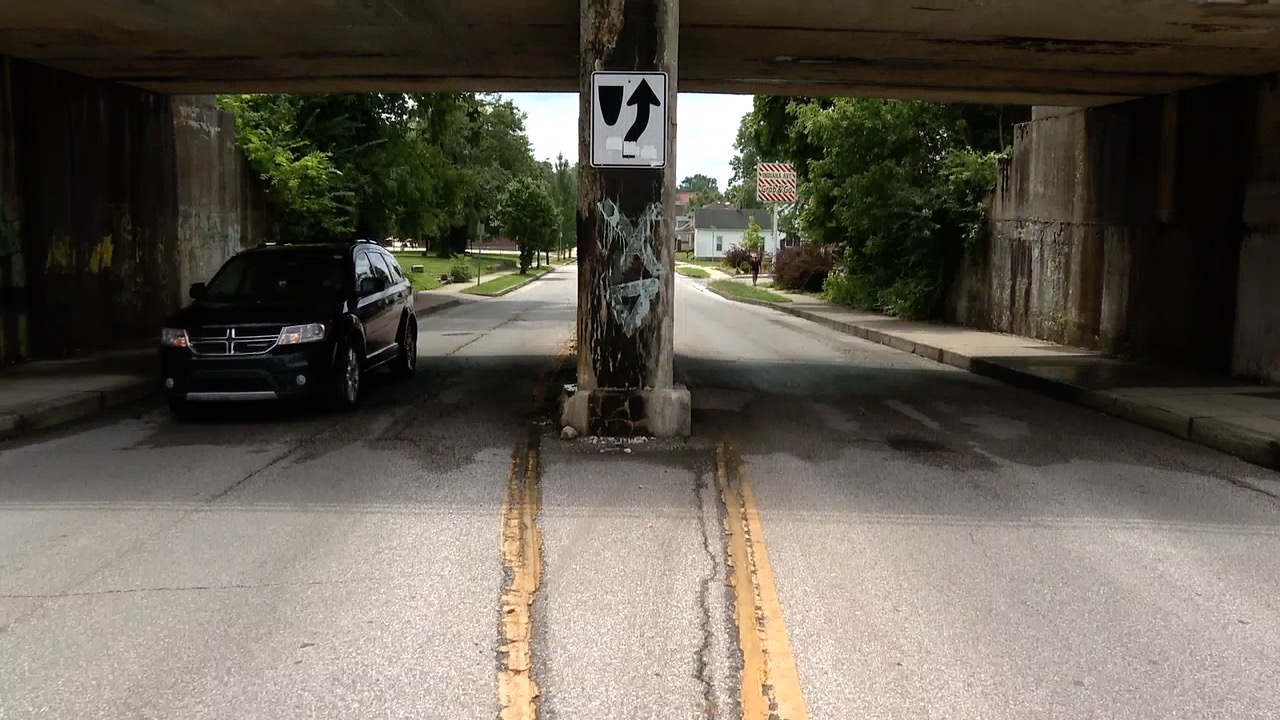 13th street stop signs 2.jpg