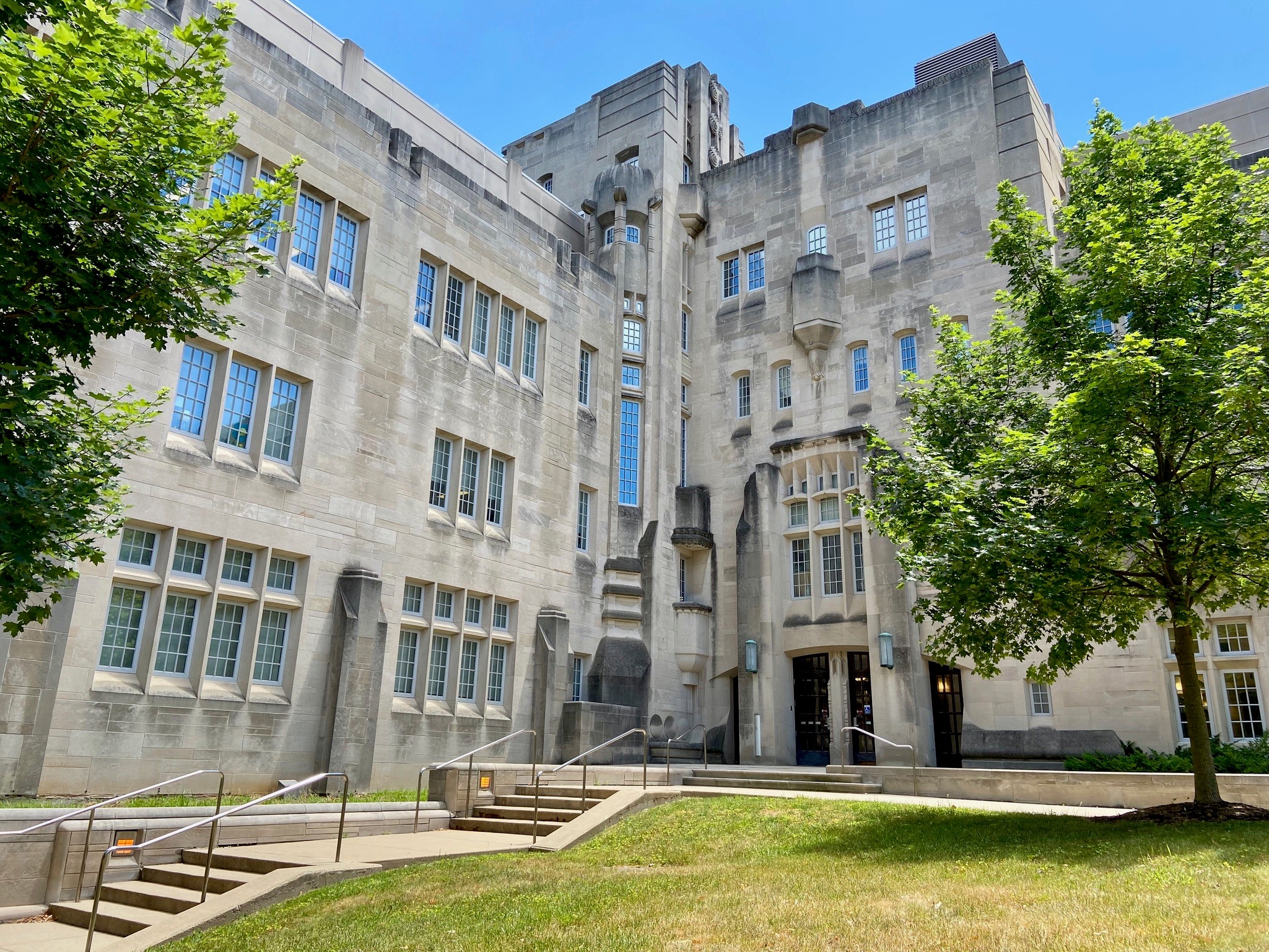 indiana_university_campus.jpg