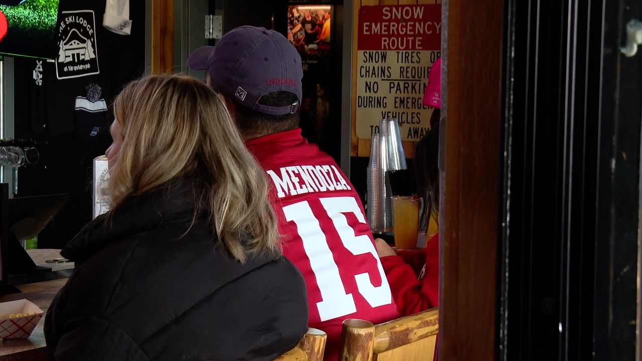 iu rose bowl fans 2.jpg