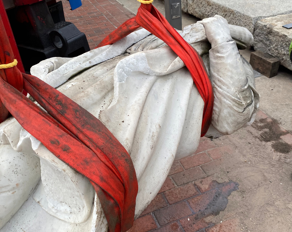 Trump Columbus Statue